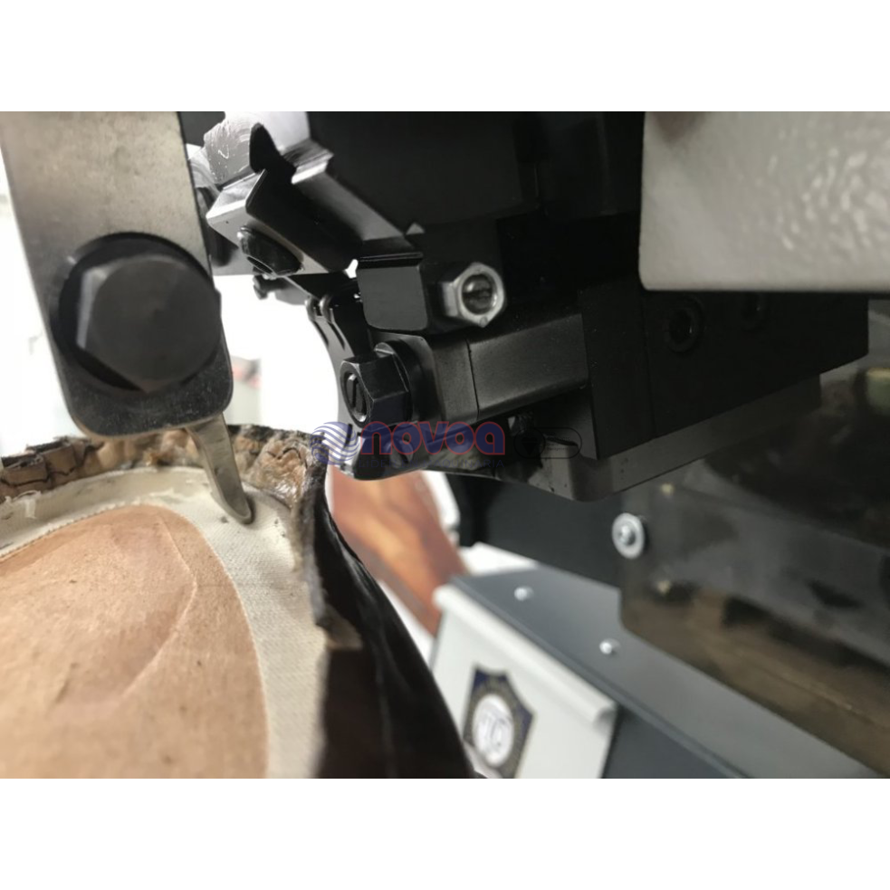 Fioretto ESL 949 Máquina de grapar montado con alambre.