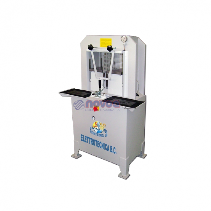 ELETTROTECNICA BC P64S. Máquina para conformar planta hidráulica. 