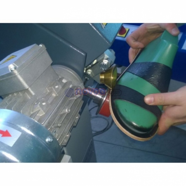 Fioretto MF230. Máquina de costear.