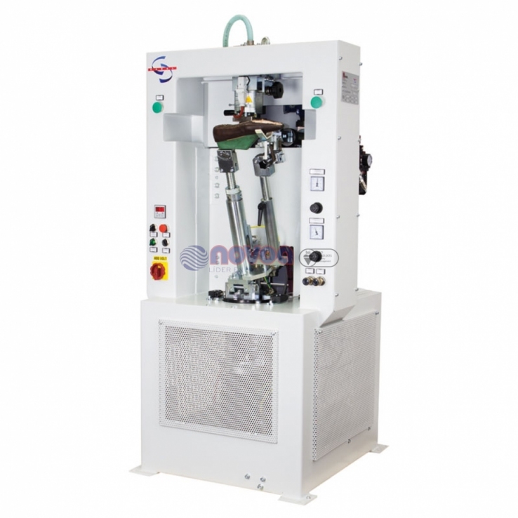 SABAL ESA/C. Máquina para rebatir talón.